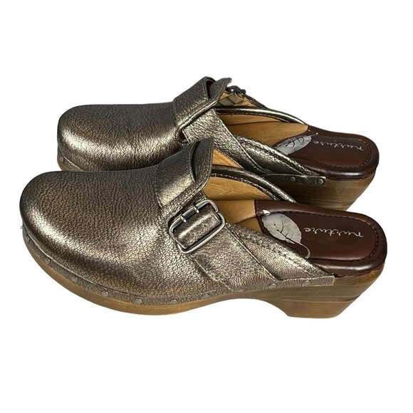 Nurture Libby Metallic Leather Slip On Clogs Size 7 Medium - Picture 1 of 15